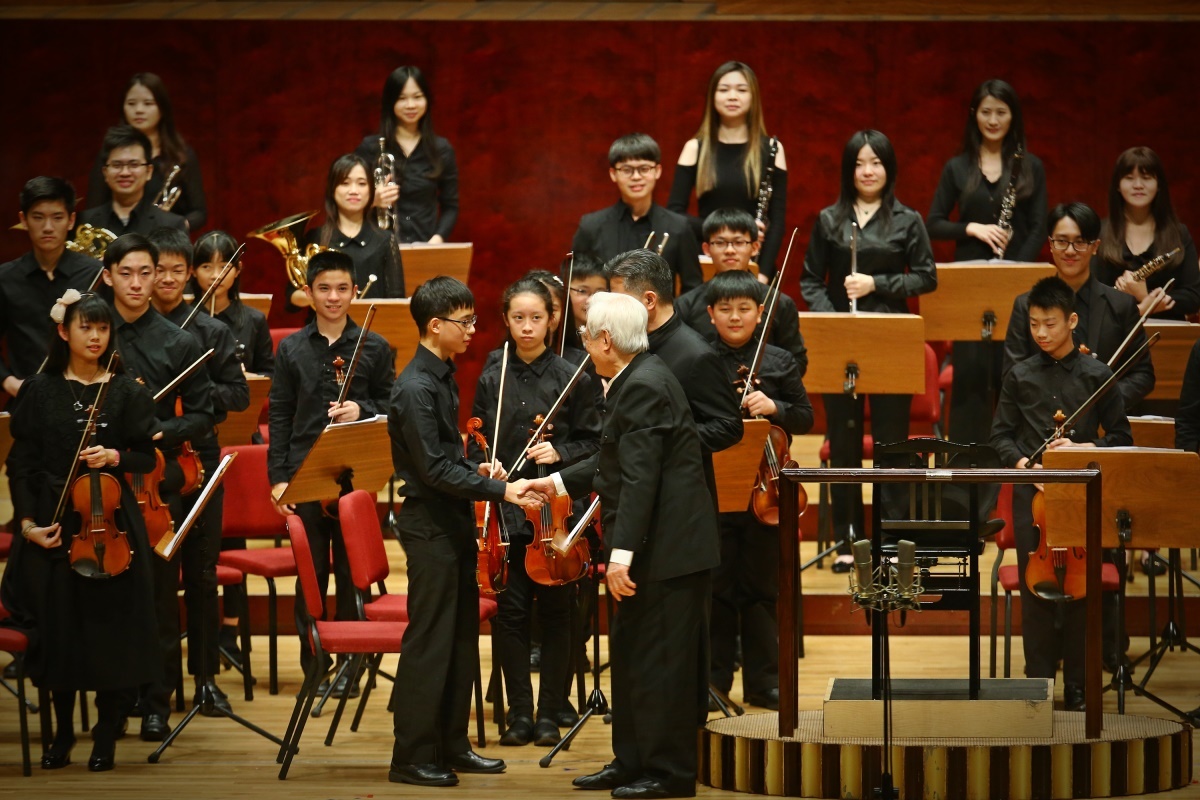 廖年賦與台北世紀青少年管絃樂團於國家音樂廳演出